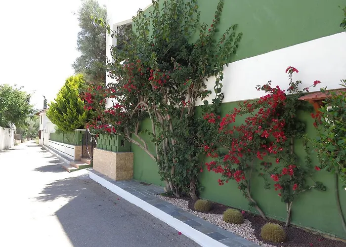 Lejlighedshotel Terinikos Sunny Garden & Junior Lalyssos