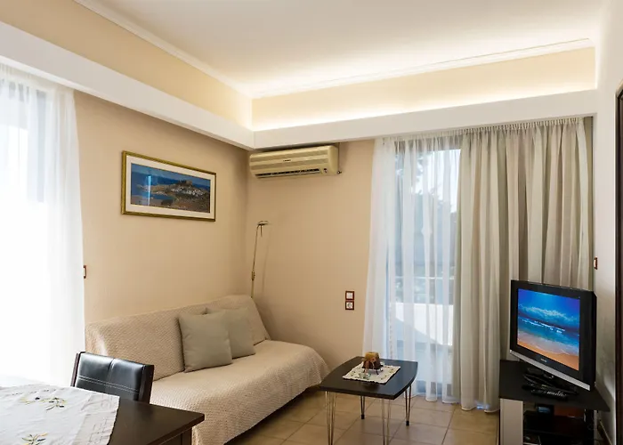 Terinikos Sunny Garden & Junior Lejlighedshotel 2*