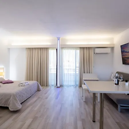 Ξενοδοχείο με διαμερίσματα Terinikos Sunny Garden & Junior Ιαλυσός Ρόδος