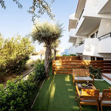 Ξενοδοχείο με διαμερίσματα Terinikos Sunny Garden & Junior