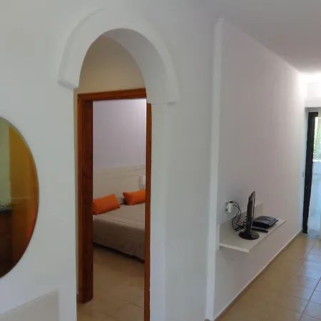 Terinikos Sunny Garden & Junior Aparthotel 2*