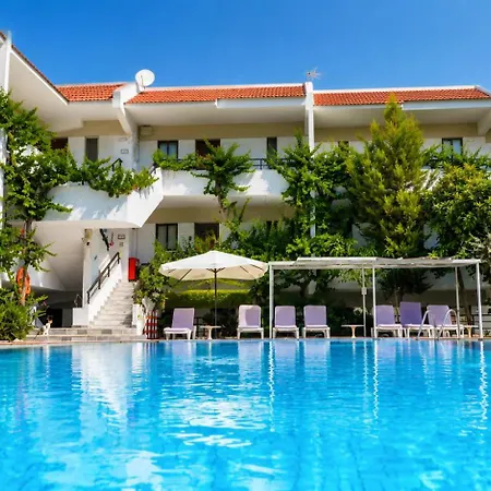Terinikos Sunny Garden & Junior Lejlighedshotel