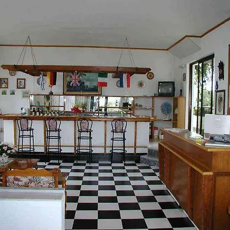 Ξενοδοχείο με διαμερίσματα Terinikos Sunny Garden & Junior Ιαλυσός Ρόδος