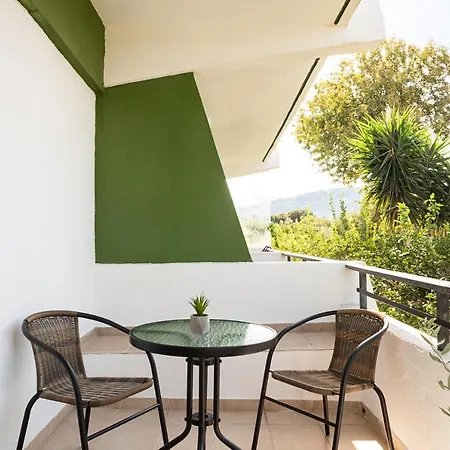 Terinikos Sunny Garden & Junior Apart Otel 2*