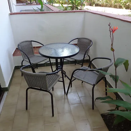 Hotel de apartamente Terinikos Sunny Garden & Junior 2*