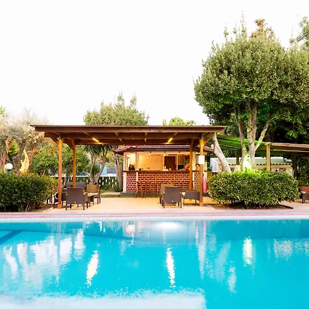 Terinikos Sunny Garden & Junior Hotel de apartamente