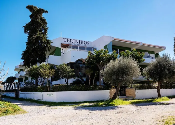 Apart Otel Terinikos Sunny Garden & Junior 2*