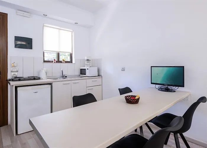 Terinikos Sunny Garden & Junior 2*